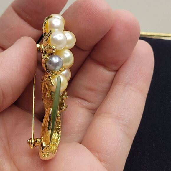 Swoboda Two Colors Pearl and Jade Flower Brooch Signed SWO, INC - Picture 3 of 13